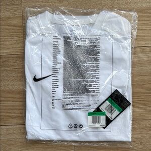 Nike White T-Shirt